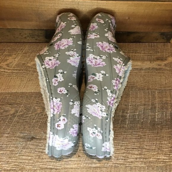 EUC Women’s Crocs Freesail Printed Lined Clogs - Picture 6 of 8